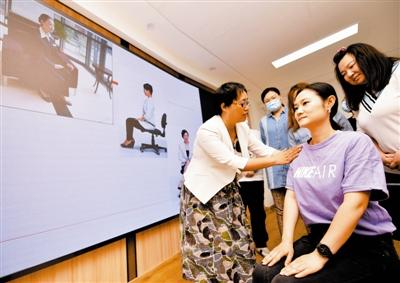 開展禮儀培訓(xùn) 提升服務(wù)水平 會議及展覽服務(wù)的柔性智慧